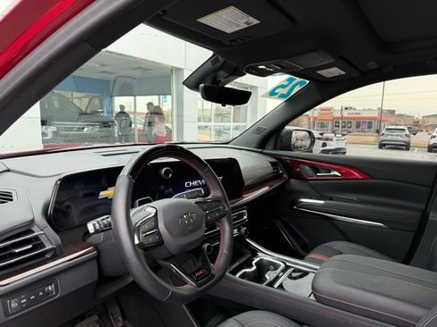 Certified 2025 Chevrolet Traverse RS w/ LPO, Floor Liner Package image 5