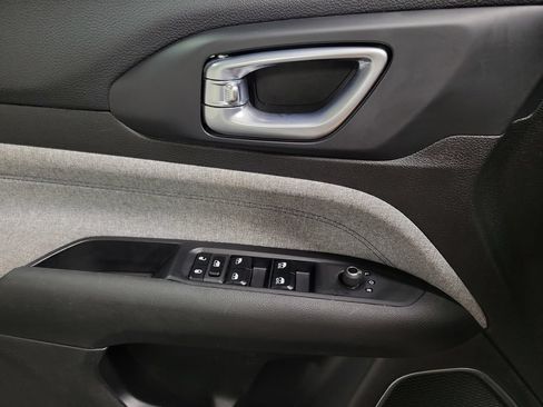 Used 2024 Jeep Compass Latitude AWD/4WD image 19