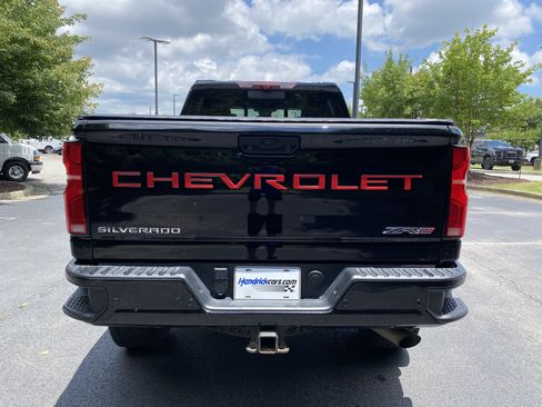 Used 2024 Chevrolet Silverado 2500 ZR2 w/ Technology Package AWD/4WD image 8