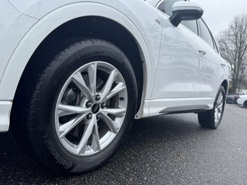 Certified 2025 Audi Q3 2.0T Premium w/ Convenience Package image 11