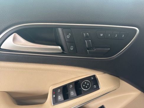 Used 2017 Mercedes-Benz GLA 250 4MATIC image 8