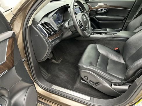 Used 2016 Volvo XC90 T6 Momentum w/ Momentum Plus Package image 11