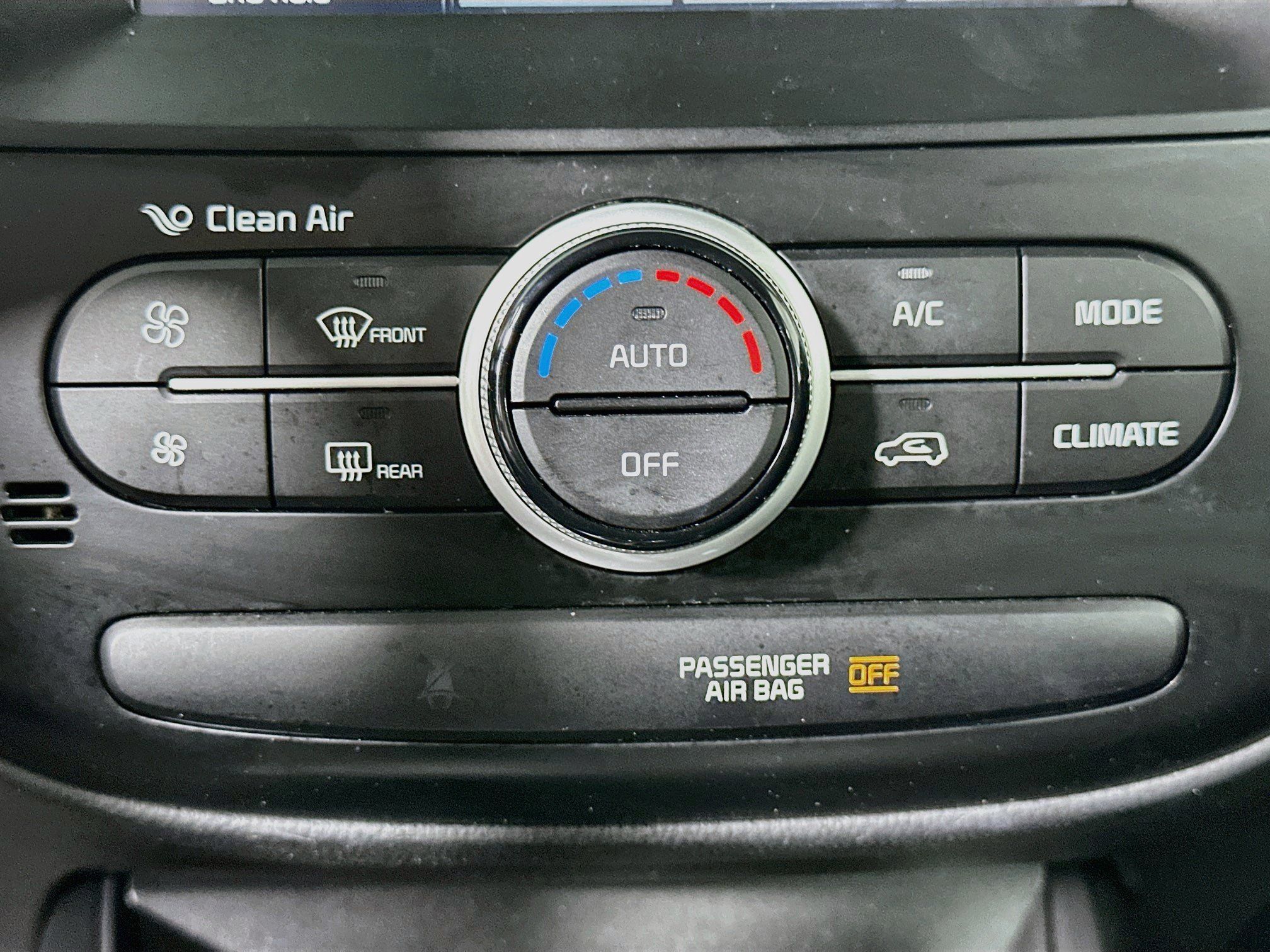 Used 2019 Kia Soul + FWD image 23