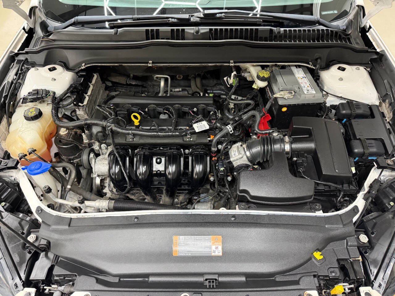Used 2016 Ford Fusion SE FWD image 7
