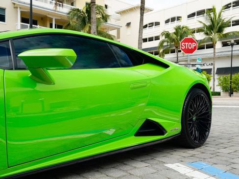 Used 2021 Lamborghini Huracan EVO RWD image 11