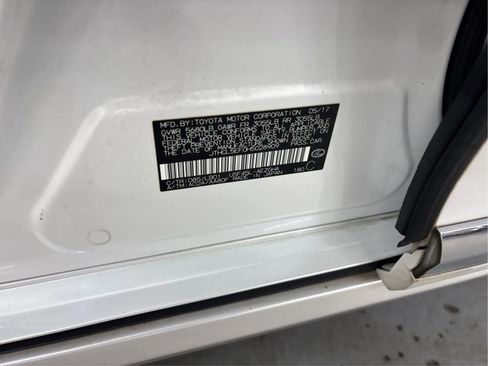 Used 2017 Lexus LS 460 F Sport image 28