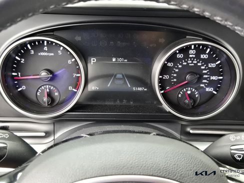 Used 2022 Kia Carnival LX FWD image 25
