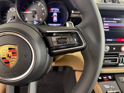 Certified 2026 Porsche Macan AWD/4WD image 30