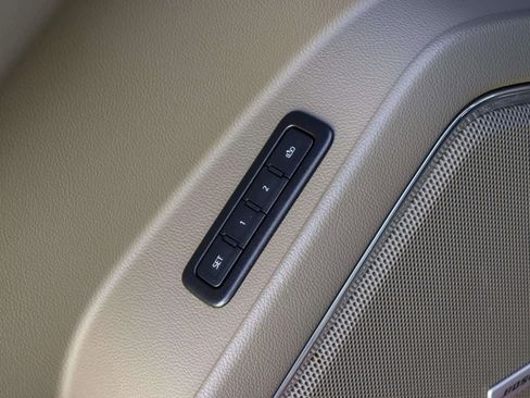 Used 2019 GMC Yukon XL SLT w/ Open Road Package image 16