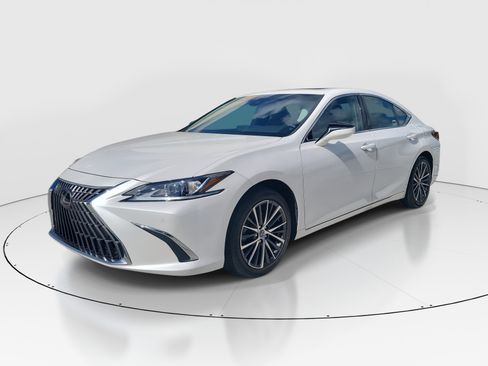 Used 2023 Lexus ES 350 w/ Premium Package image 4