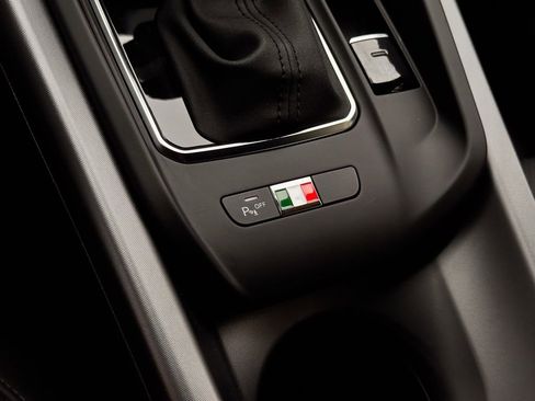 Used 2025 Alfa Romeo Tonale w/ Premium Package AWD/4WD image 15