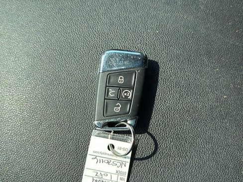 Used 2022 Volkswagen Atlas SEL Premium image 26