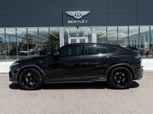 Used 2023 Lamborghini Urus Performante AWD/4WD image 5