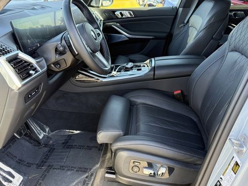 Used 2025 BMW X7 M60i image 22