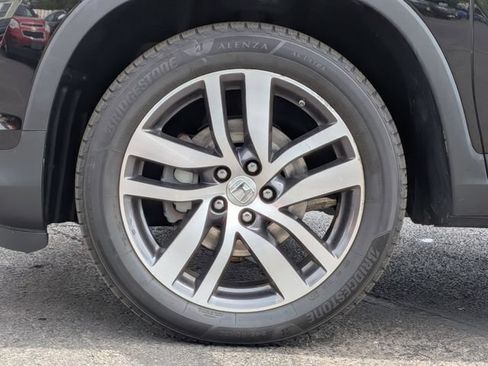 Used 2018 Honda Pilot Touring image 9