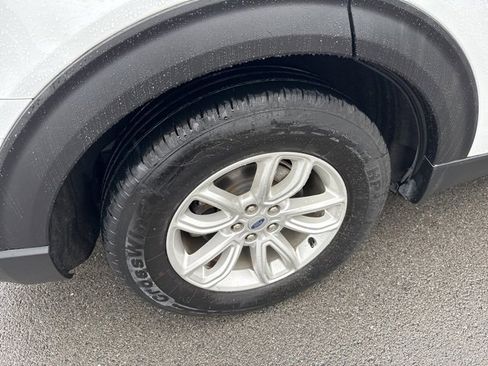 Used 2021 Ford Explorer 2WD image 9