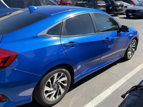 Used 2017 Honda Civic EX image 3
