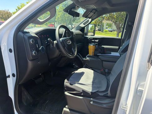 Used 2024 GMC Sierra 2500 Pro w/ Convenience Package AWD/4WD image 10