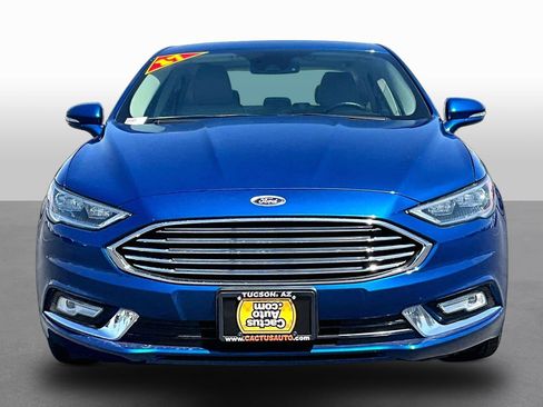Used 2017 Ford Fusion SE w/ Fusion SE Technology Package FWD image 3