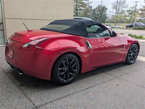 Used 2019 Nissan 370Z Roadster image 6