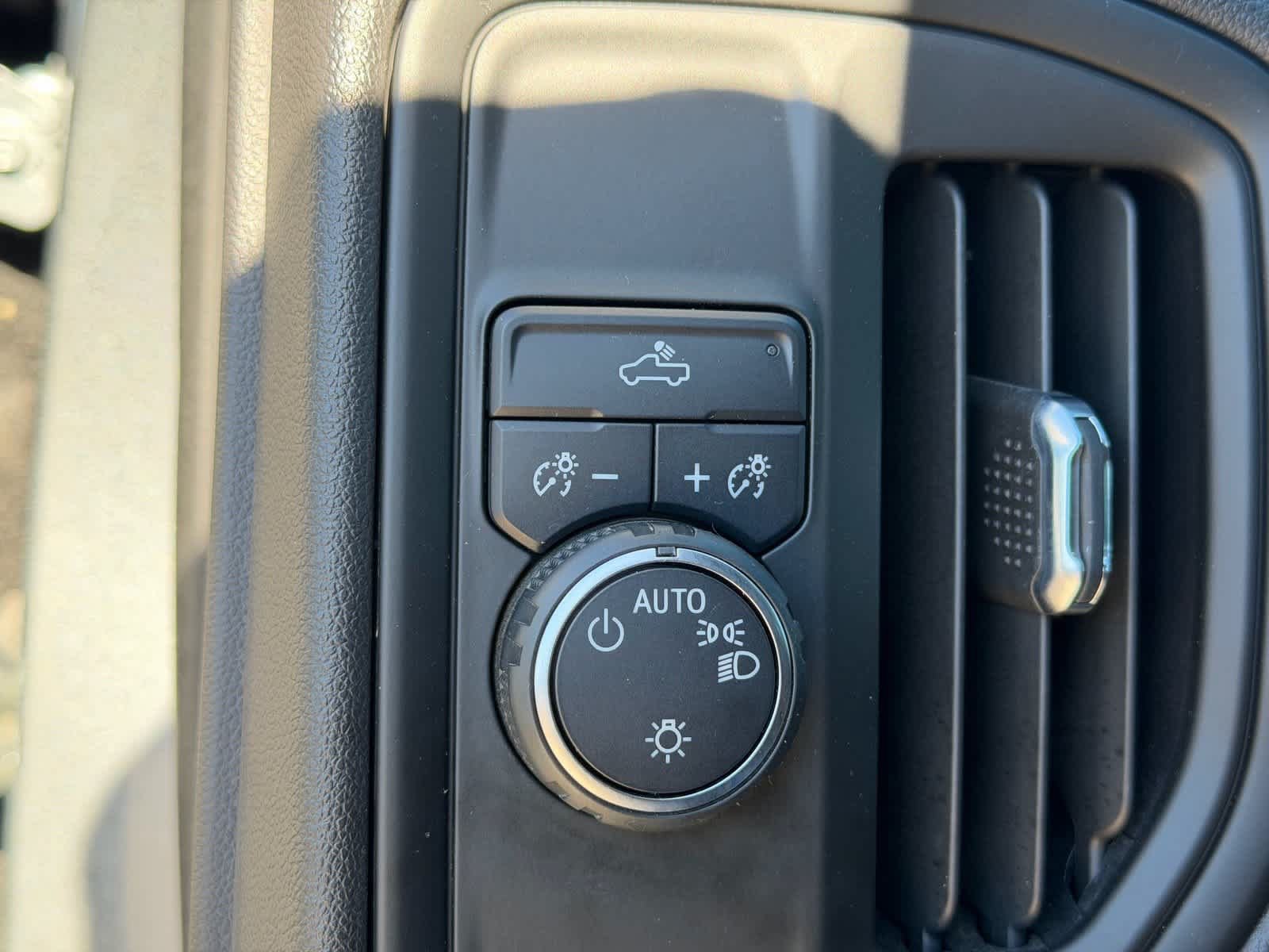 Used 2023 Chevrolet Silverado 1500 Custom w/ LPO, Dark Essentials Package RWD image 28