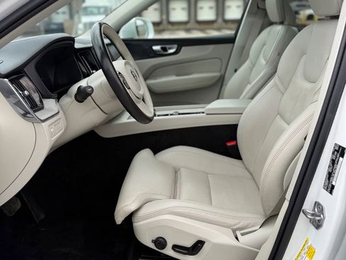 Used 2022 Volvo XC60 T8 Inscription w/ Advanced Package image 21