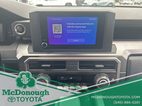 Used 2025 Toyota 4Runner SR5 AWD/4WD image 9