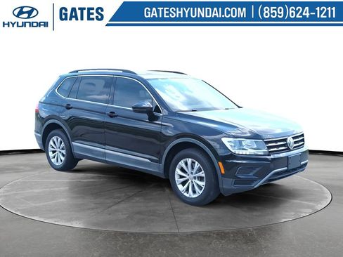 Used 2018 Volkswagen Tiguan SE w/ Panoramic Sunroof Package AWD/4WD image 1