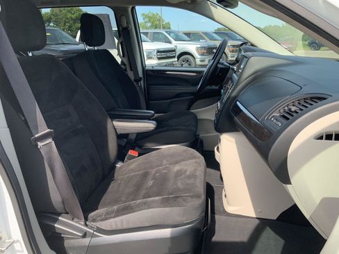 Used 2019 Dodge Grand Caravan SE w/ UConnect Hands-Free Group FWD image 45