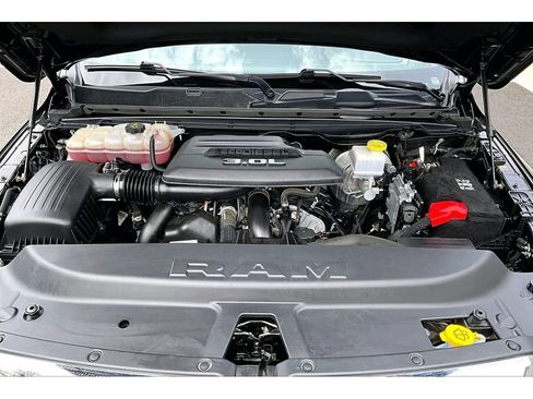 Used 2022 RAM 1500 Limited w/ Body-Colour Bumper Group AWD/4WD image 10