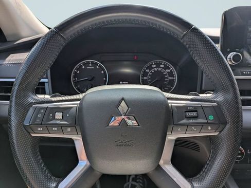 Used 2024 Mitsubishi Outlander SE FWD image 29