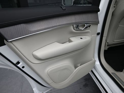 New 2026 Volvo XC90 B6 Ultra image 27