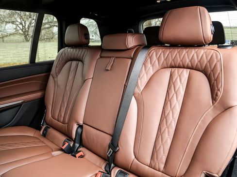 New 2026 BMW X7 xDrive40i w/ Executive Package image 25