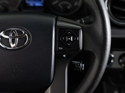 Used 2017 Toyota Tacoma TRD Off-Road w/ Premium & Technology Package AWD/4WD image 30