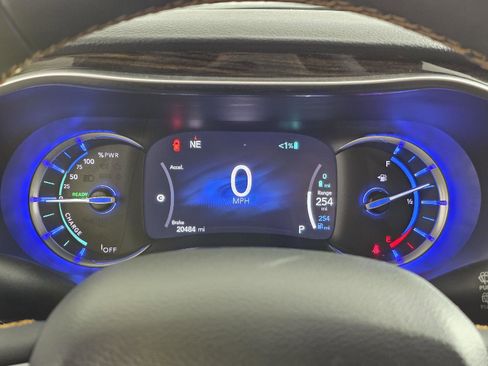 Used 2023 Chrysler Pacifica Pinnacle image 34