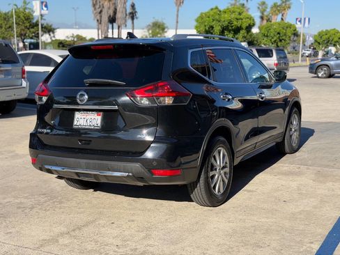 Used 2019 Nissan Rogue SV image 10