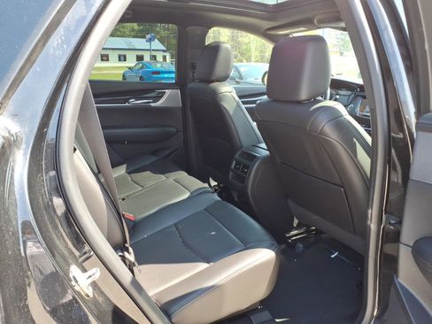 Used 2023 Cadillac XT5 Premium Luxury image 9