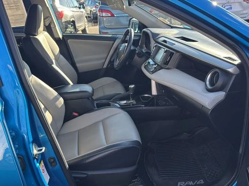 Used 2018 Toyota RAV4 Limited image 2