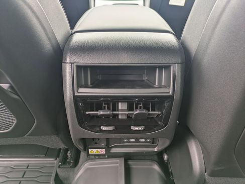 New 2026 Jeep Grand Cherokee Altitude AWD/4WD image 21
