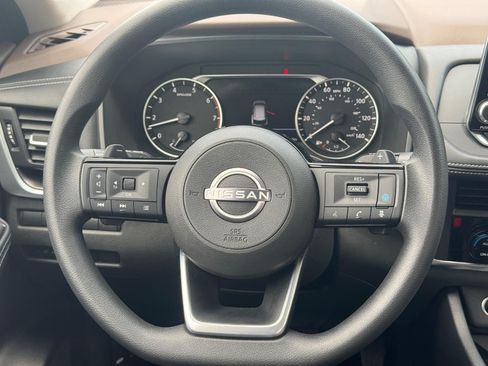 Used 2023 Nissan Rogue SV AWD/4WD image 13
