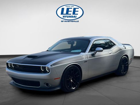 Used 2023 Dodge Challenger R/T Scat Pack w/ T/A Package image 8