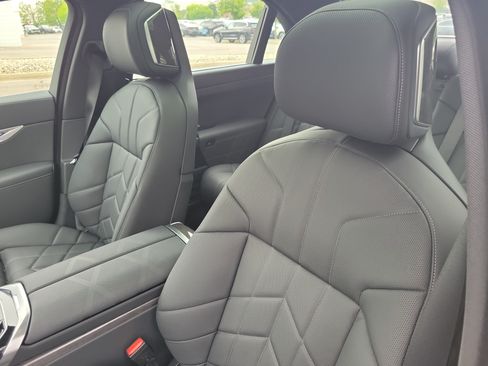 New 2026 BMW i7 xDrive60 AWD/4WD image 10
