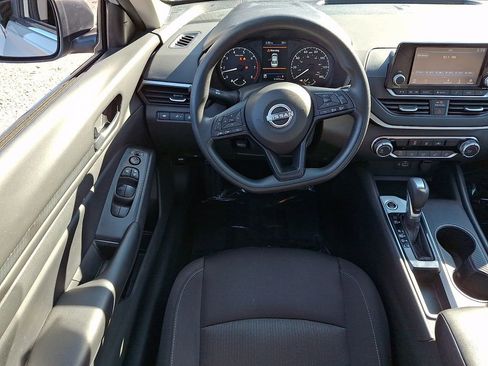 Used 2024 Nissan Altima 2.5 S image 12