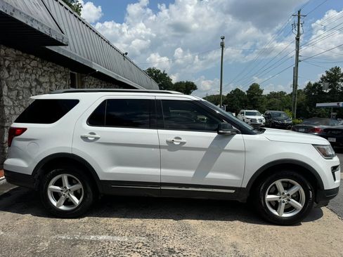 Used 2018 Ford Explorer XLT w/ Equipment Group 202A FWD image 8