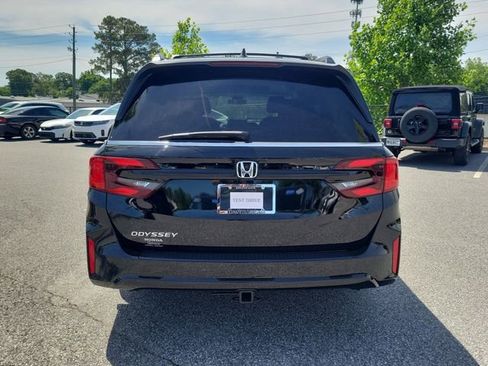 Certified 2026 Honda Odyssey EX-L image 5