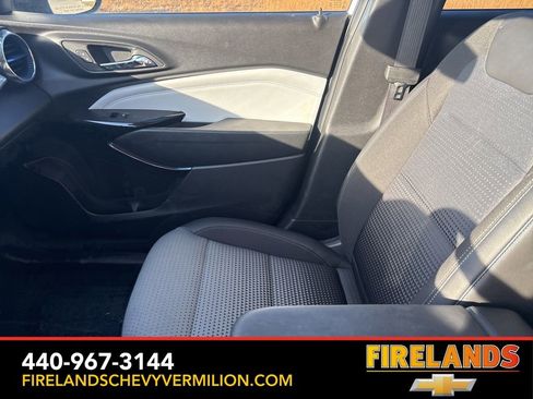 Certified 2025 Chevrolet Trax LT w/ LT Convenience Package image 15