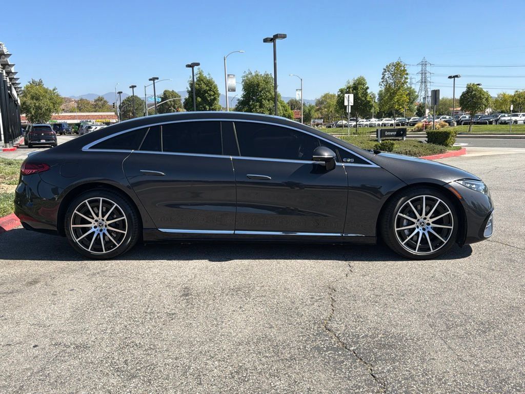 Used 2023 Mercedes-Benz EQS 580 4MATIC Sedan image 6