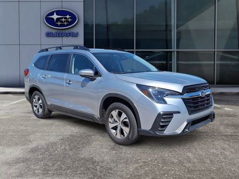 Used 2025 Subaru Ascent Premium image 2