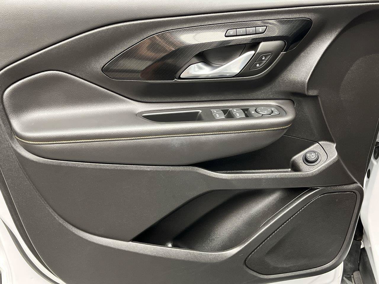Used 2022 GMC Terrain AT4 w/ LPO, Floor Liner Package AWD/4WD image 7