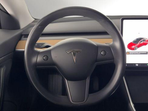 Used 2018 Tesla Model 3 Long Range image 17